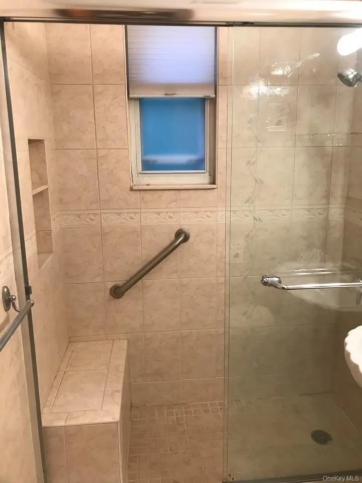 261-29 langston ave #b Glen Oaks, NY 11004