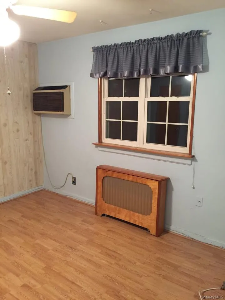 261-29 langston ave #b Glen Oaks, NY 11004