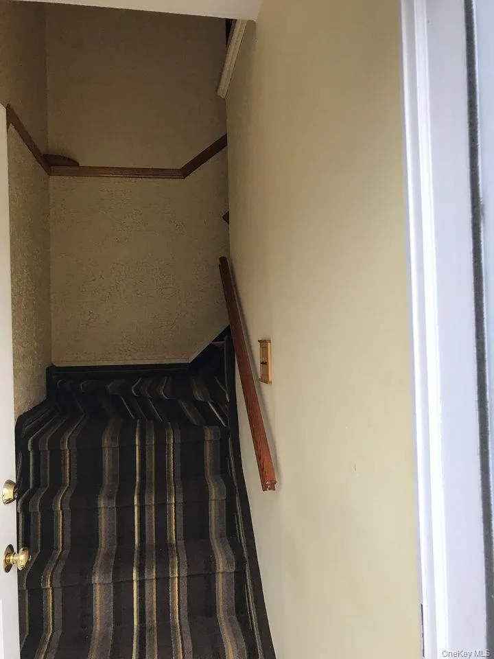 261-29 langston ave #b Glen Oaks, NY 11004