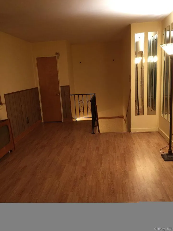 261-29 langston ave #b Glen Oaks, NY 11004