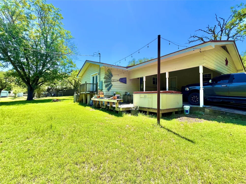 601 Navajo Trail Hamilton, TX 76531