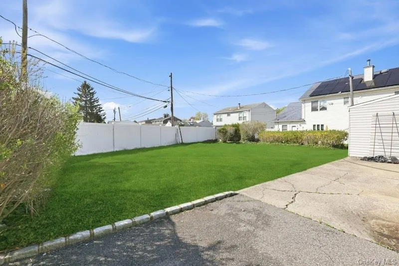 4169 Iris Place Bethpage, NY 11714