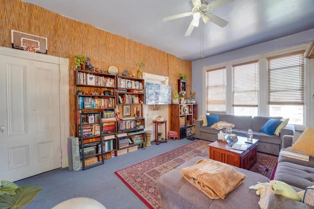 906 A Ave National City, CA 91950