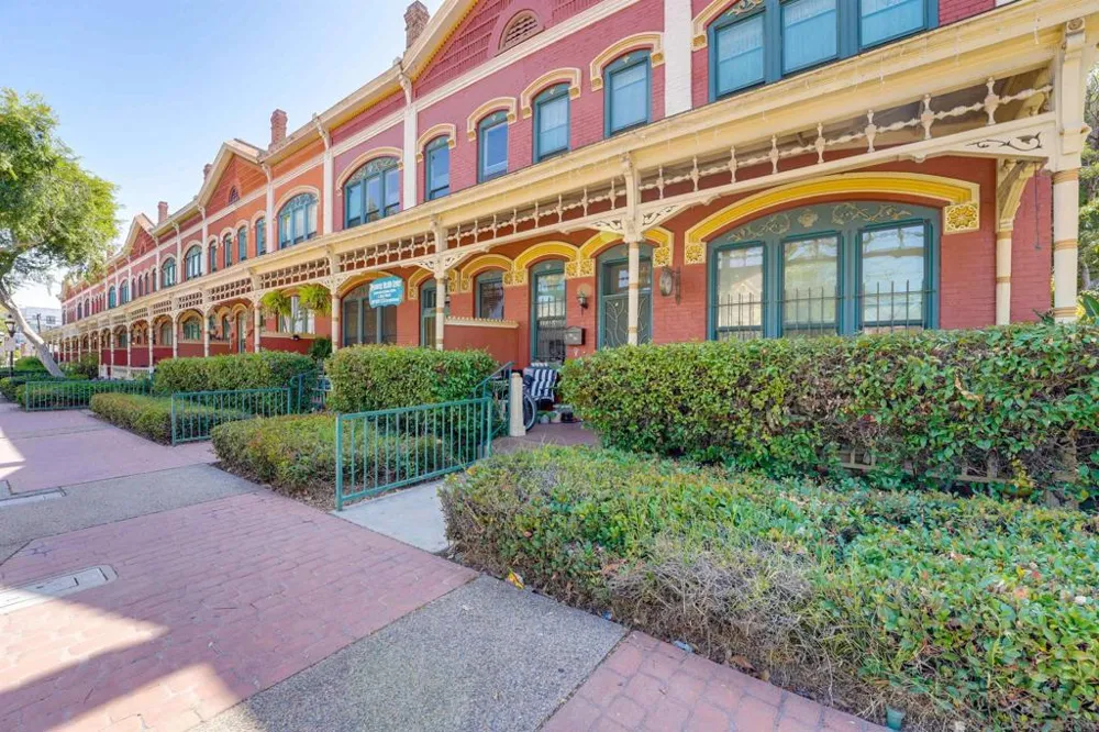 906 A Ave National City, CA 91950