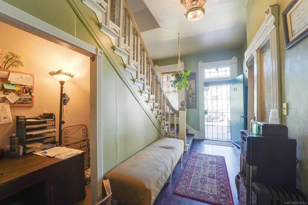 906 A Ave National City, CA 91950