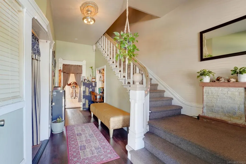 906 A Ave National City, CA 91950