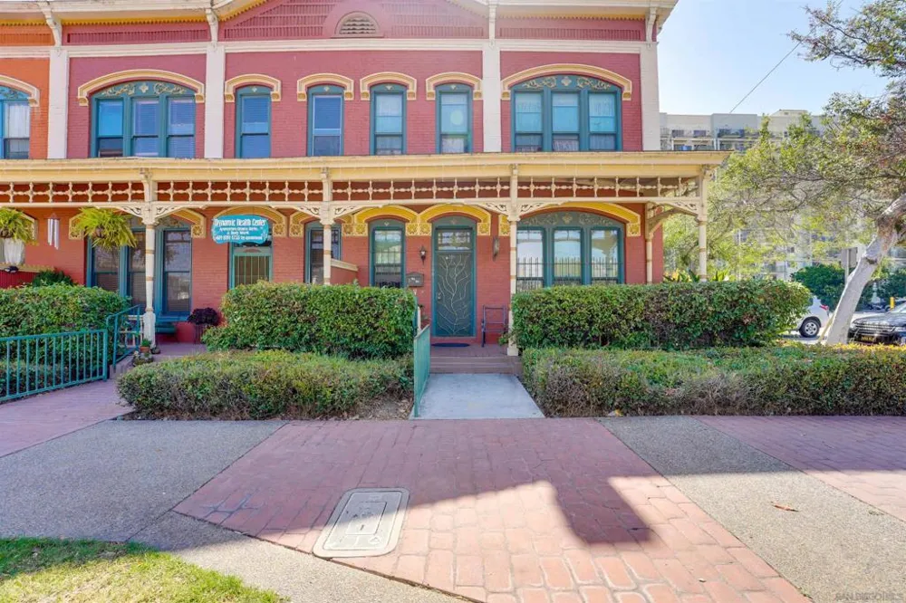 906 A Ave National City, CA 91950