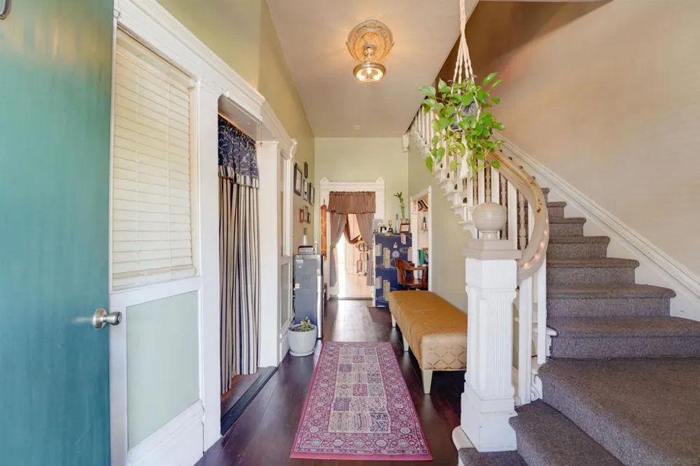 906 A Ave National City, CA 91950