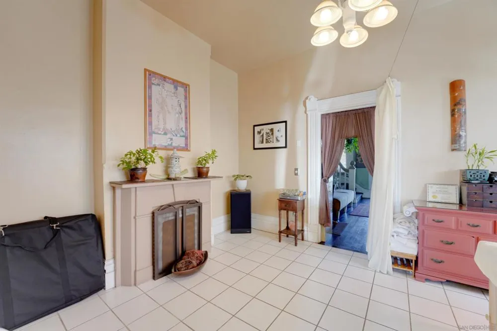 906 A Ave National City, CA 91950