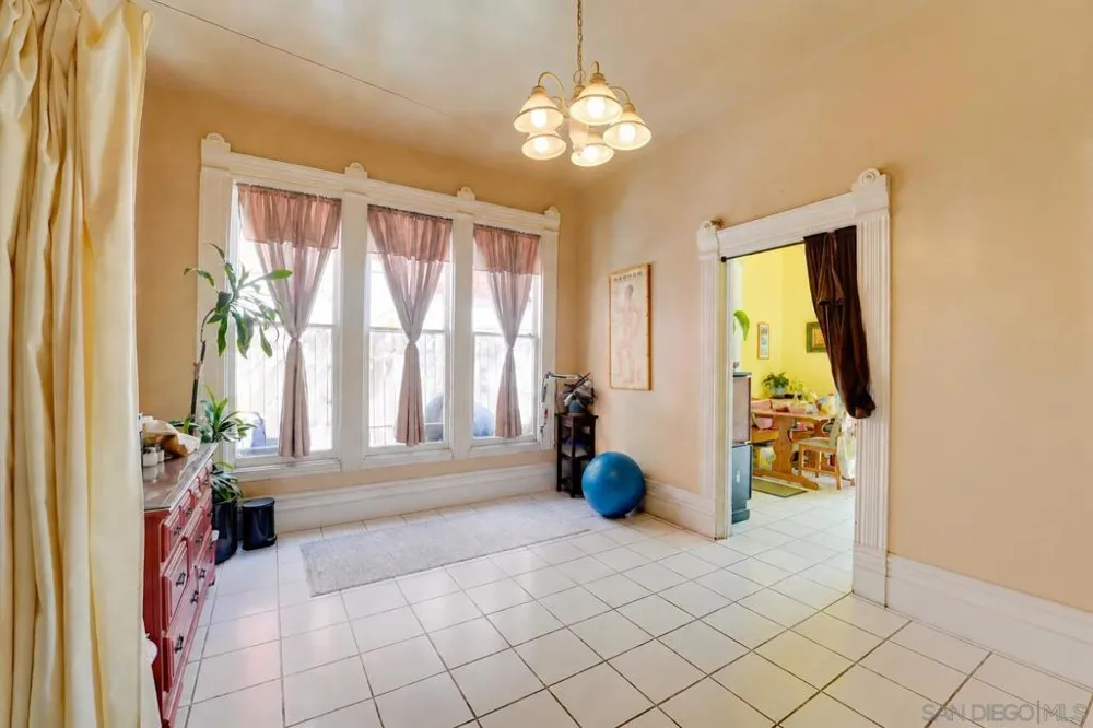 906 A Ave National City, CA 91950
