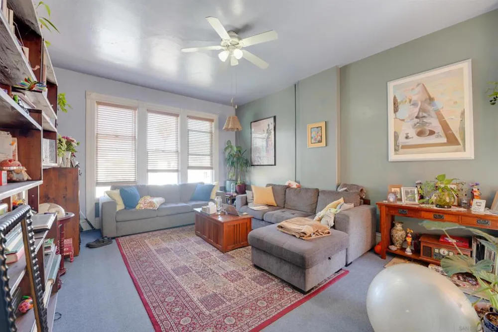 906 A Ave National City, CA 91950