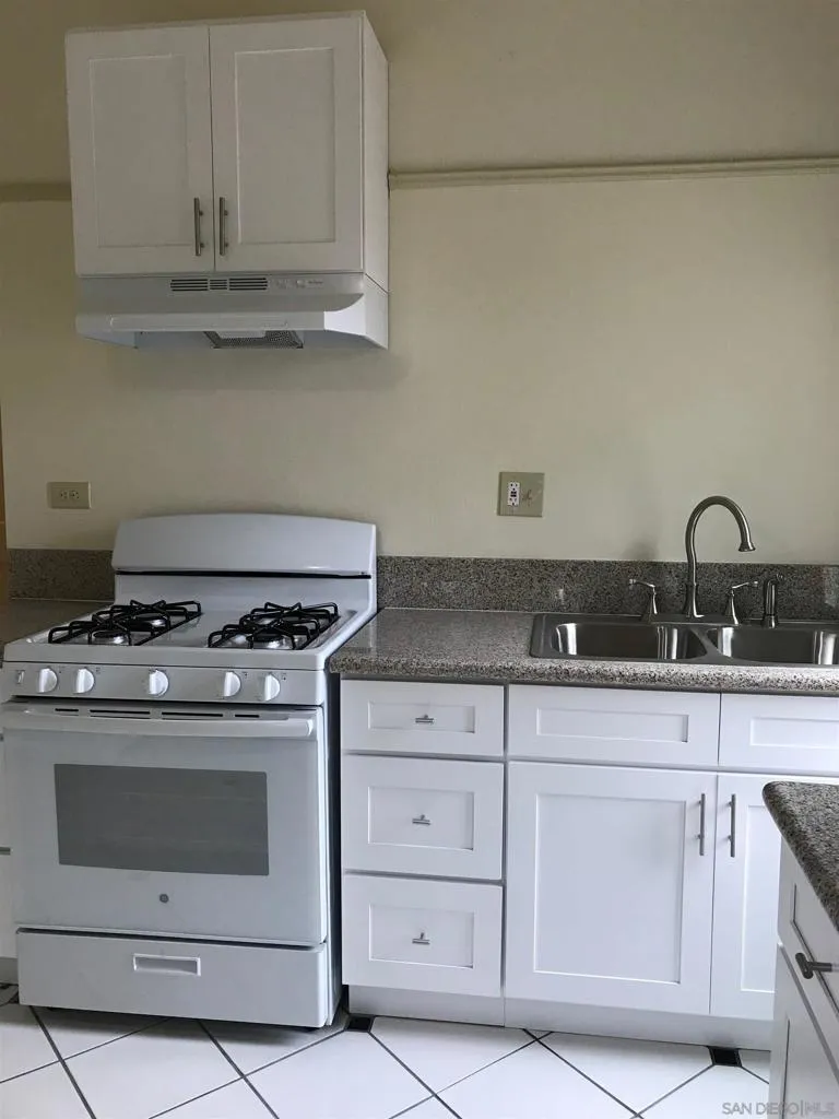 906 A Ave National City, CA 91950