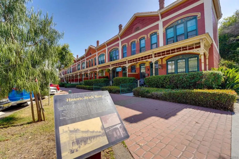 906 A Ave National City, CA 91950