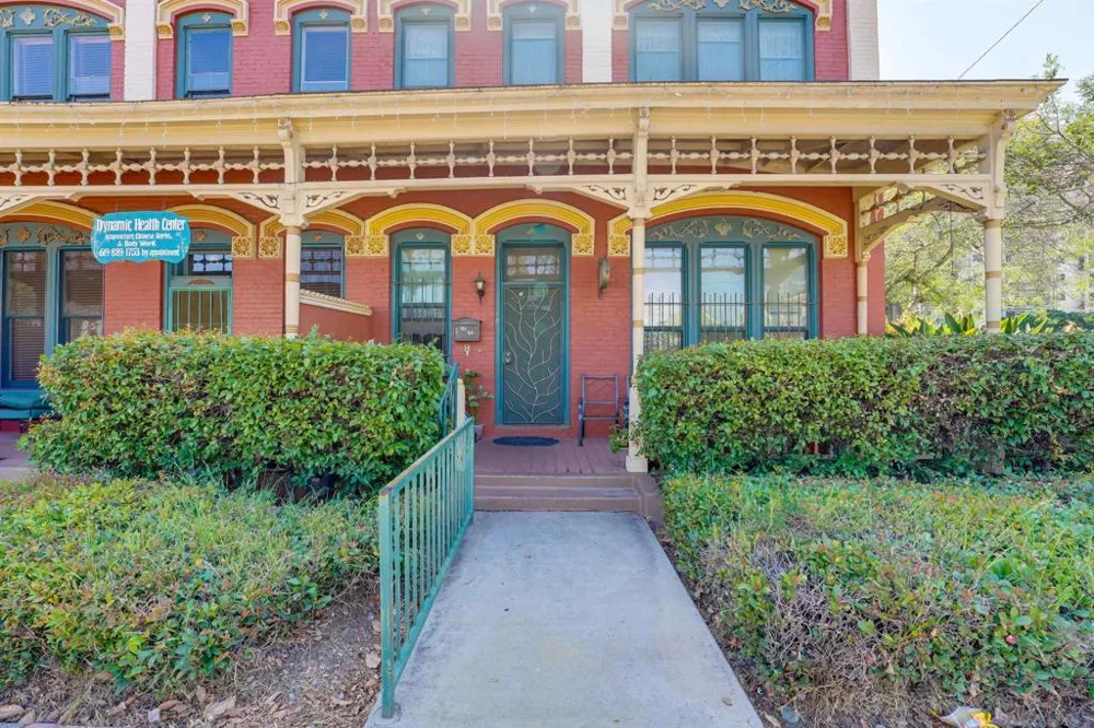 906 A Ave National City, CA 91950