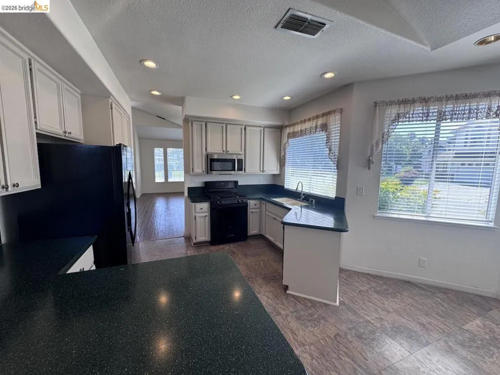 5001 Meadow Pass Way Antelope, CA 95843