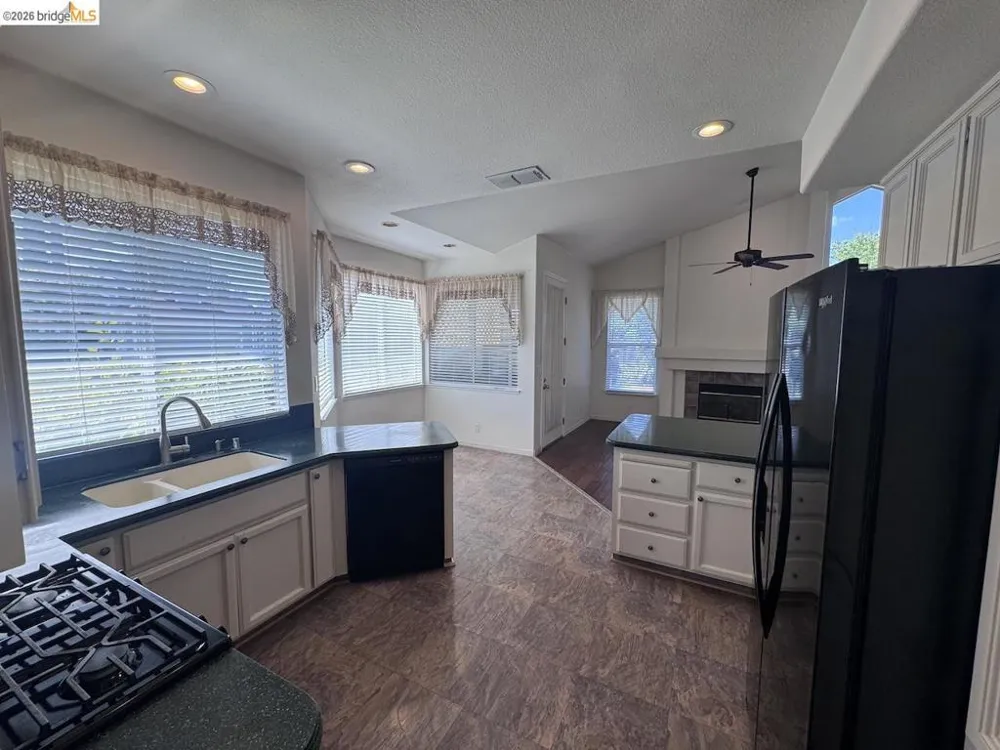 5001 Meadow Pass Way Antelope, CA 95843