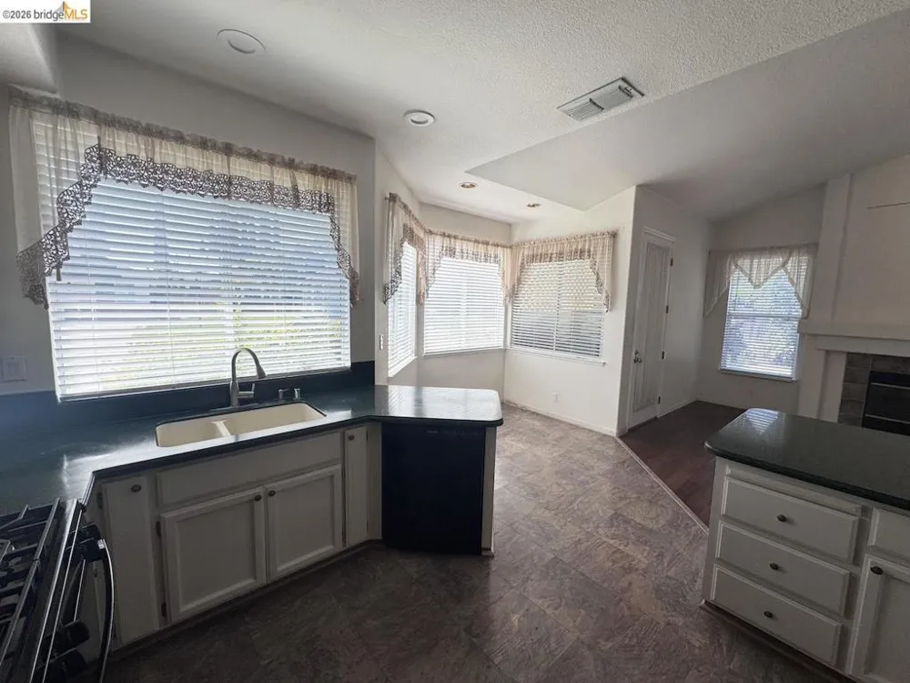5001 Meadow Pass Way Antelope, CA 95843
