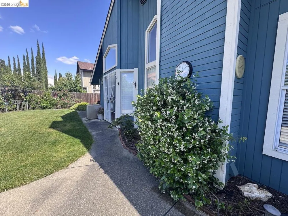 5001 Meadow Pass Way Antelope, CA 95843