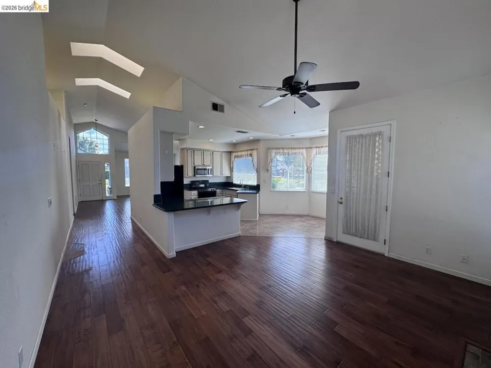 5001 Meadow Pass Way Antelope, CA 95843