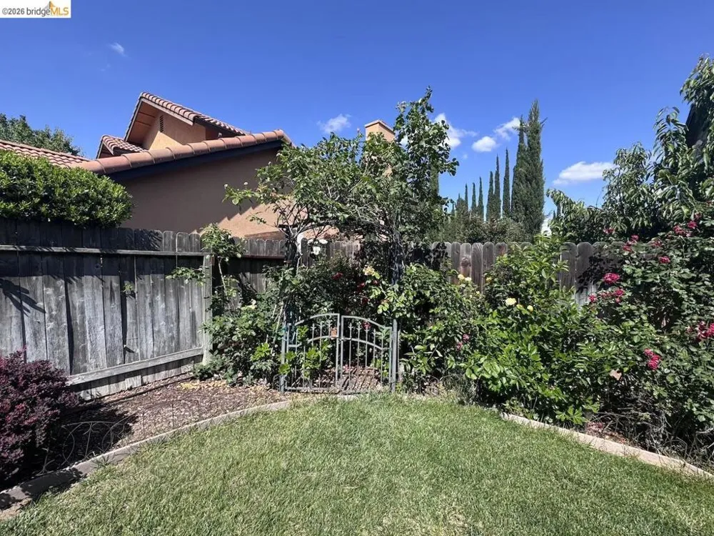 5001 Meadow Pass Way Antelope, CA 95843