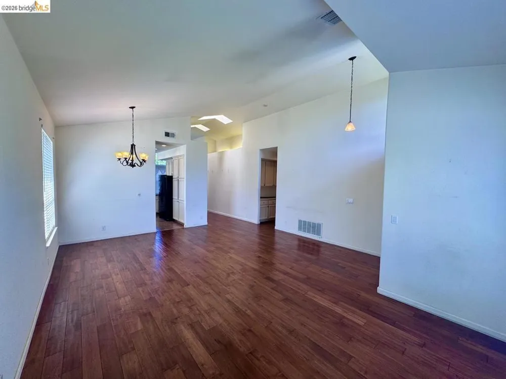 5001 Meadow Pass Way Antelope, CA 95843