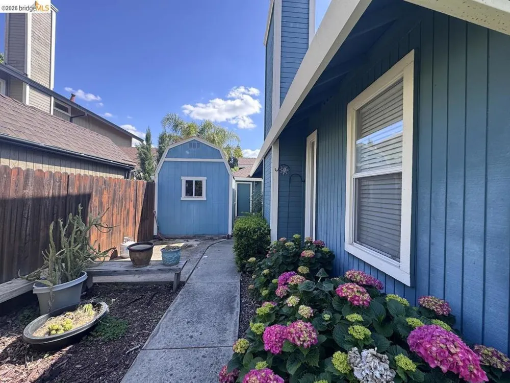 5001 Meadow Pass Way Antelope, CA 95843