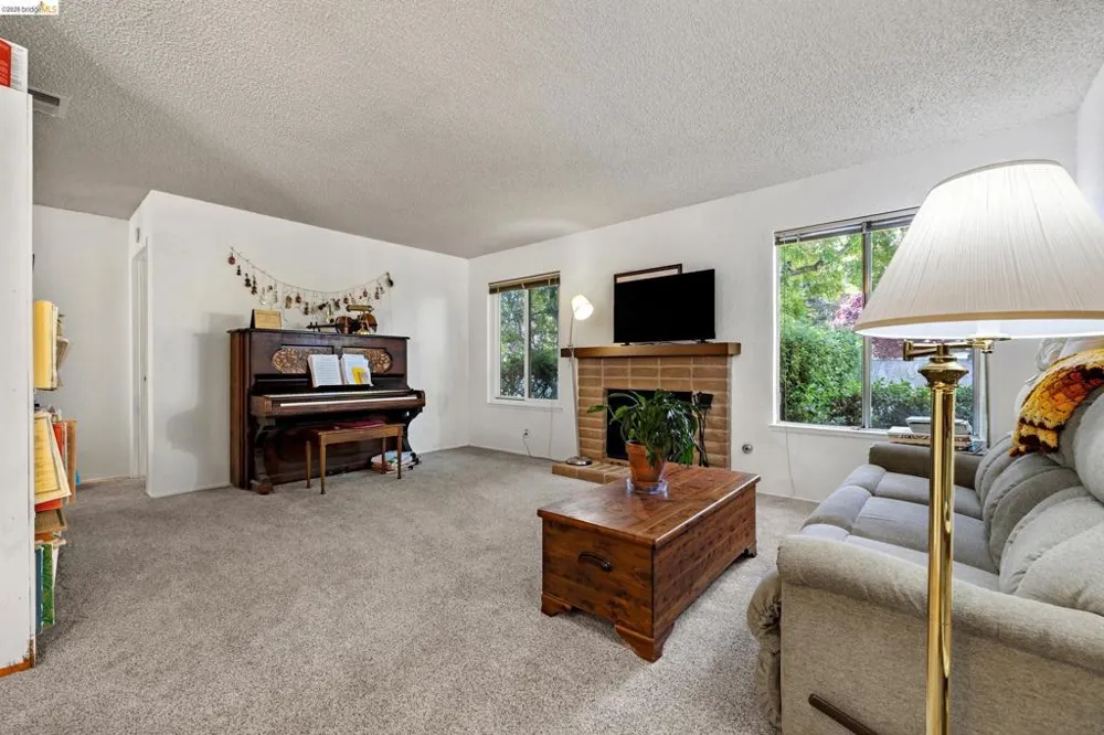 2567 El Portal Dr #A San Pablo, CA 94806