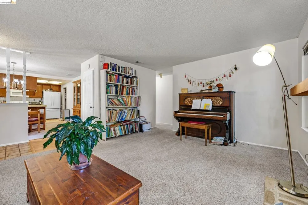 2567 El Portal Dr #A San Pablo, CA 94806