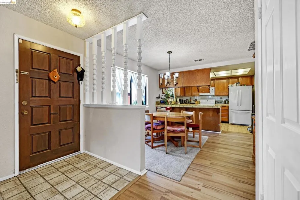 2567 El Portal Dr #A San Pablo, CA 94806