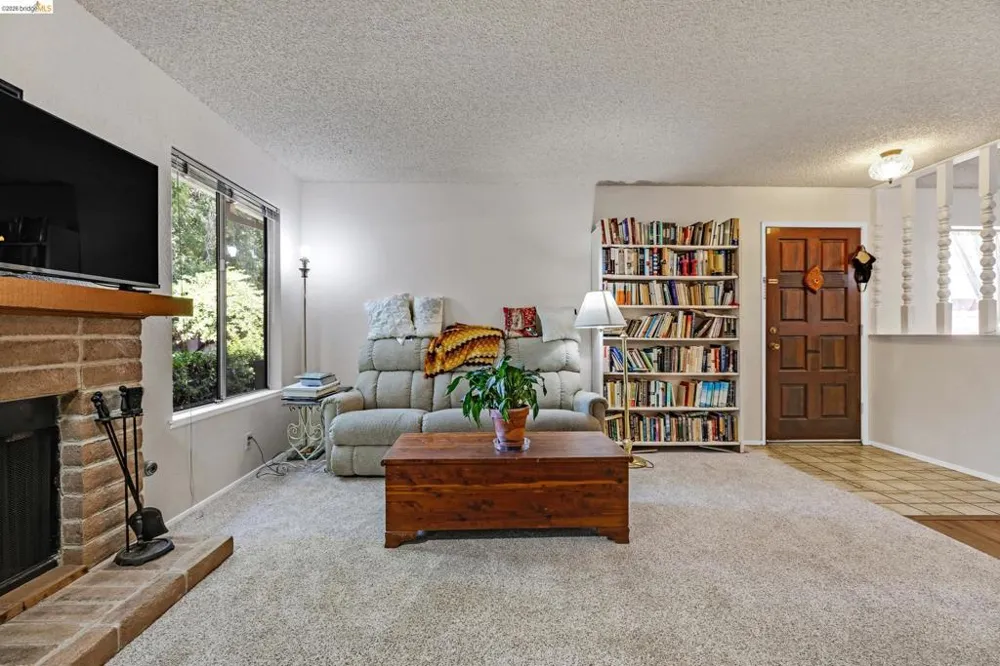2567 El Portal Dr #A San Pablo, CA 94806