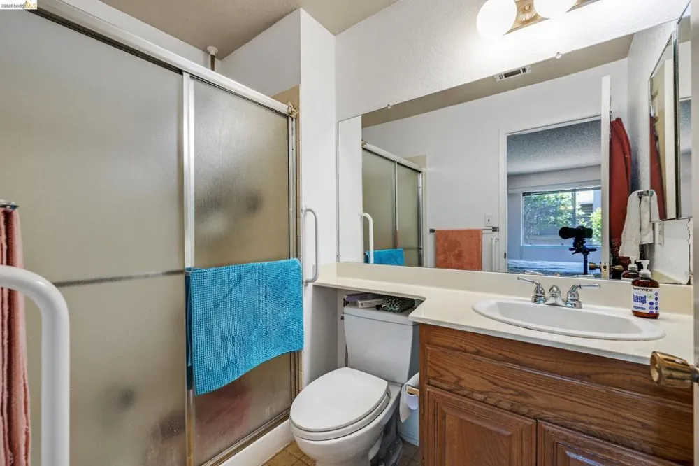 2567 El Portal Dr #A San Pablo, CA 94806