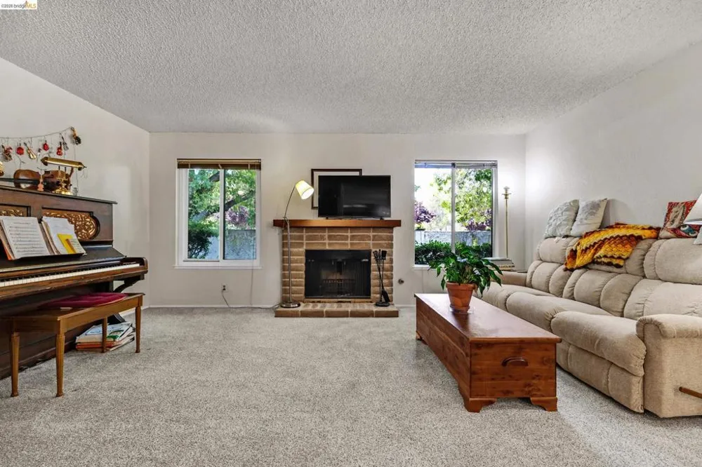 2567 El Portal Dr #A San Pablo, CA 94806