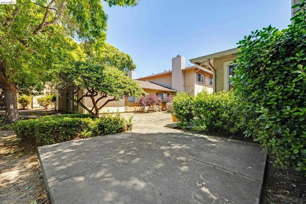 2567 El Portal Dr #A San Pablo, CA 94806