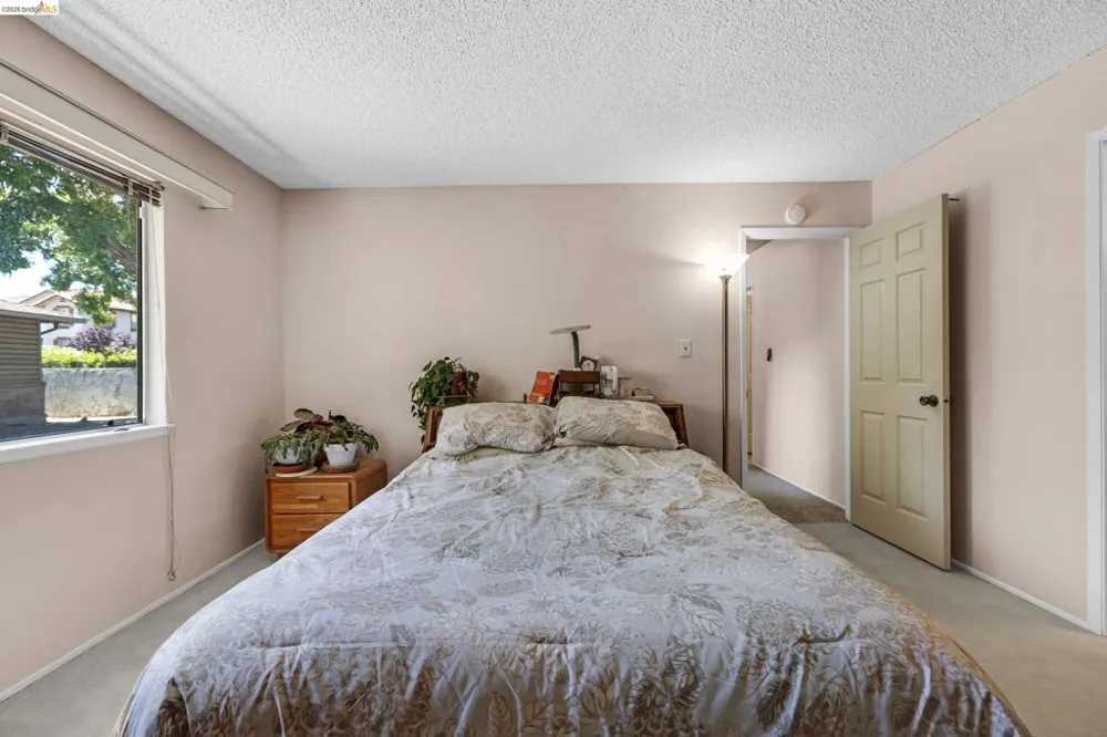 2567 El Portal Dr #A San Pablo, CA 94806