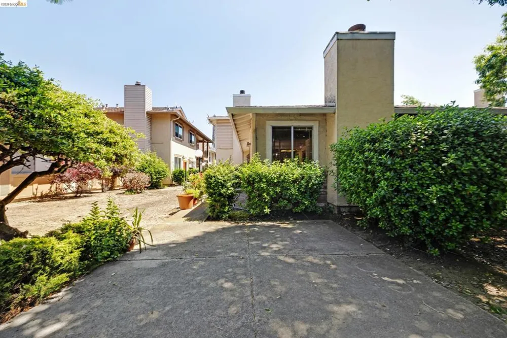 2567 El Portal Dr #A San Pablo, CA 94806