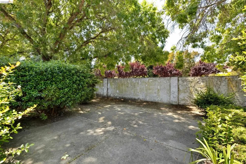 2567 El Portal Dr #A San Pablo, CA 94806