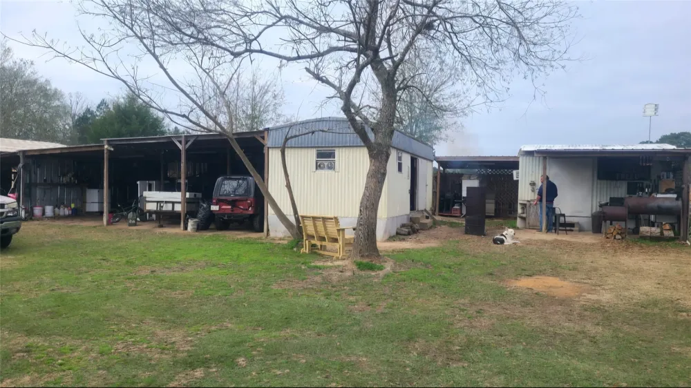 211 Holly Springs Church Road Coushatta, LA 71019