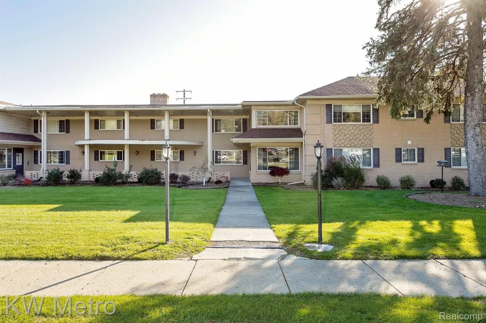 2377 WALTON BOULEVARD #11 Rochester Hills City, MI 48309