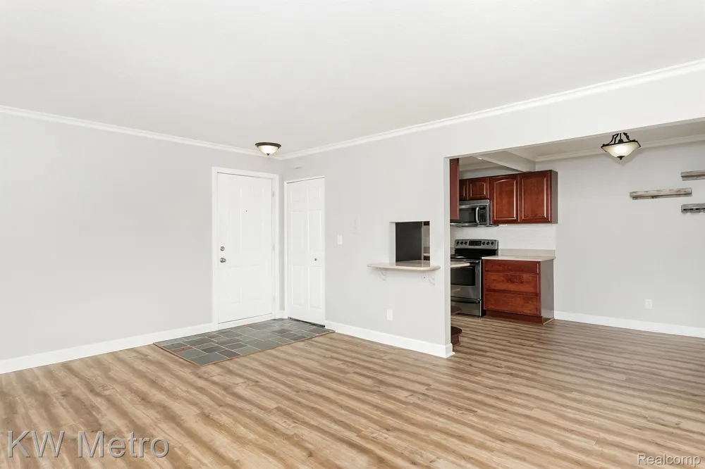 2377 WALTON BOULEVARD #11 Rochester Hills City, MI 48309