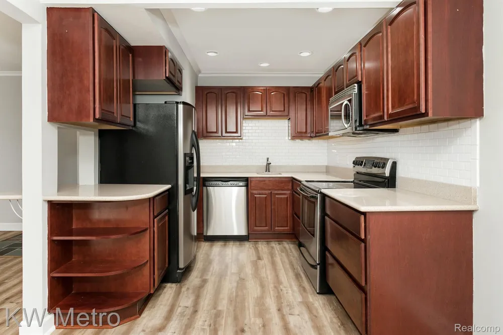 2377 WALTON BOULEVARD #11 Rochester Hills City, MI 48309