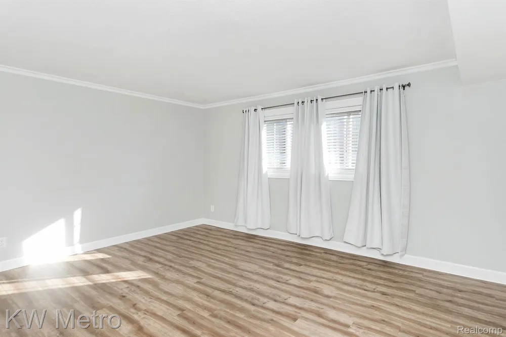 2377 WALTON BOULEVARD #11 Rochester Hills City, MI 48309