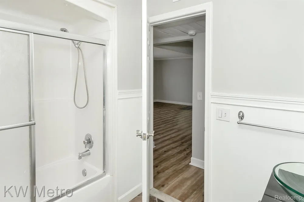 2377 WALTON BOULEVARD #11 Rochester Hills City, MI 48309