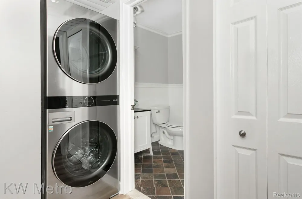 2377 WALTON BOULEVARD #11 Rochester Hills City, MI 48309