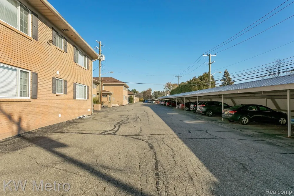 2377 WALTON BOULEVARD #11 Rochester Hills City, MI 48309
