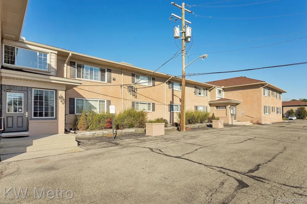 2377 WALTON BOULEVARD #11 Rochester Hills City, MI 48309