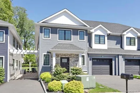 11 Silverwood Circle