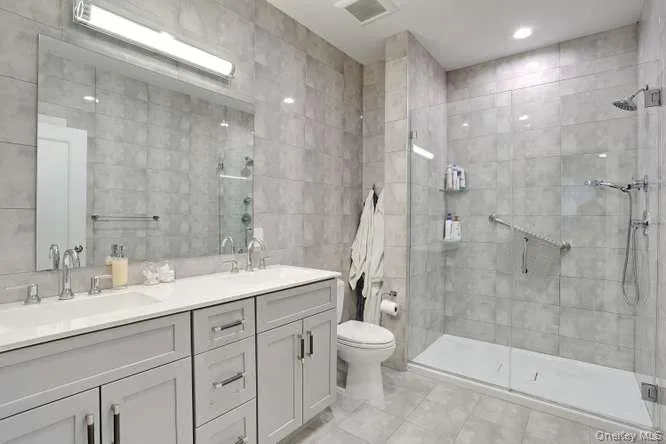 11 Silverwood Circle Suffern, NY 10901