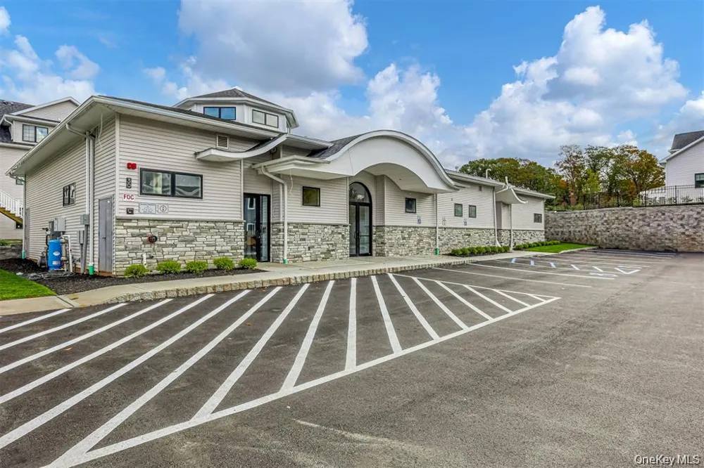 11 Silverwood Circle Suffern, NY 10901