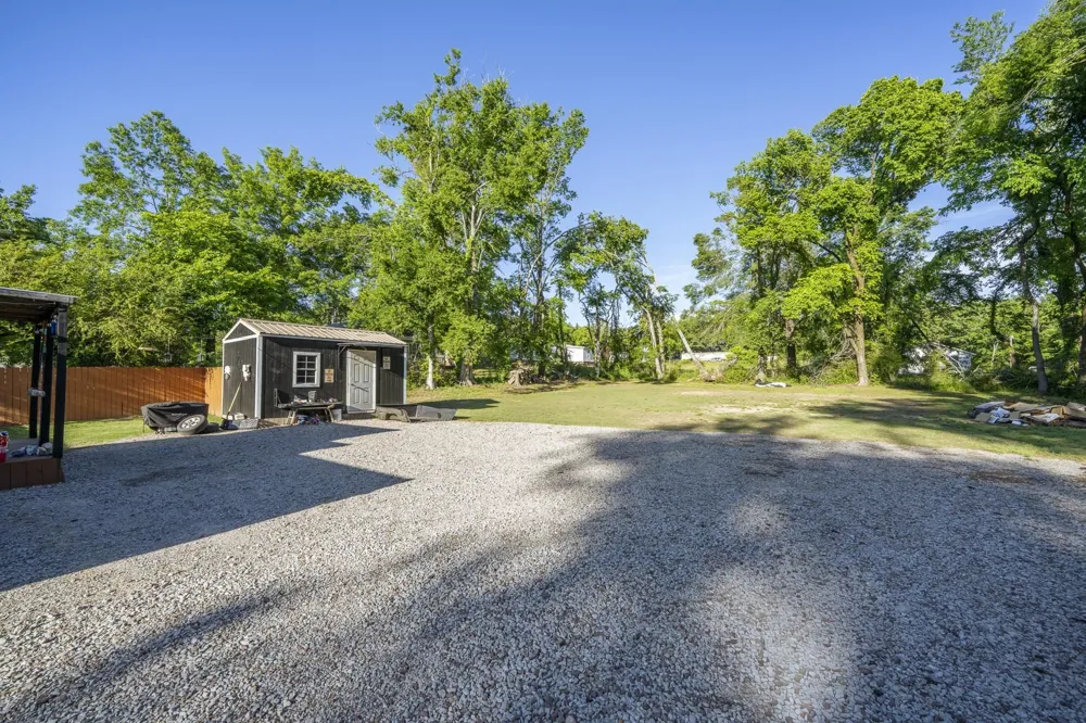 730 CRAVENS DR Savannah, TN 38372