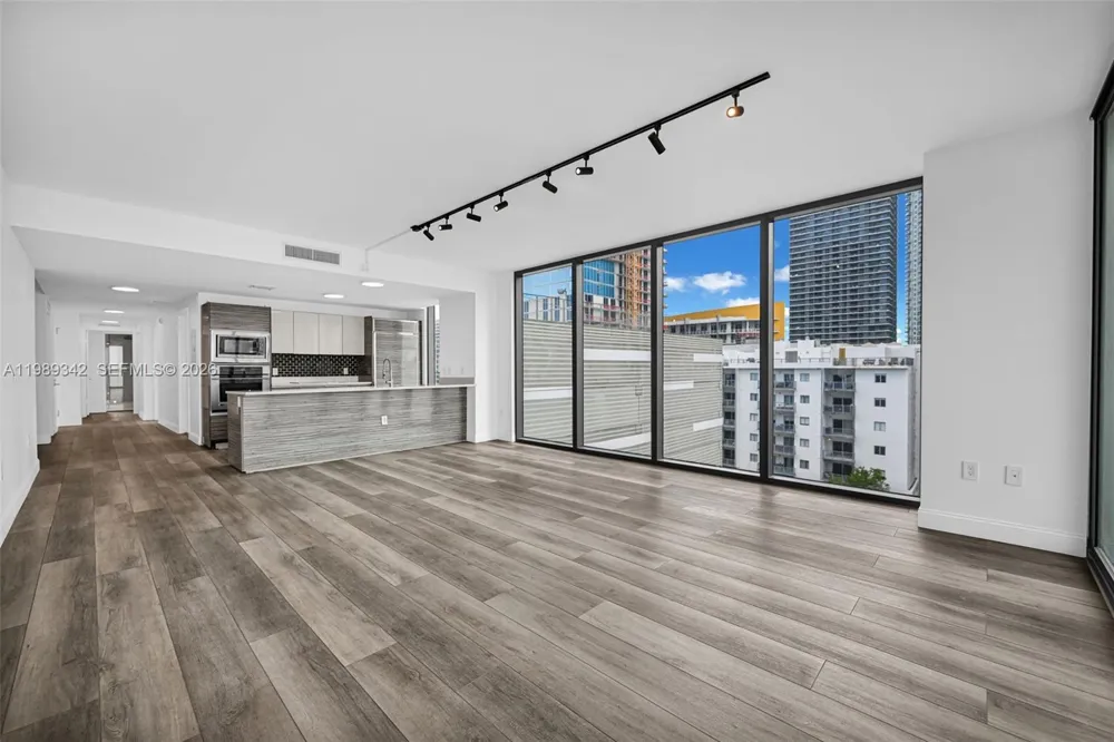 460 NE 28th St #601 Miami, FL 33137